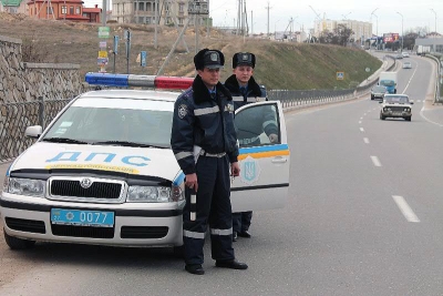 Разбой на дороге: лжеинспекторы ГАИ вымогали у водителя деньги