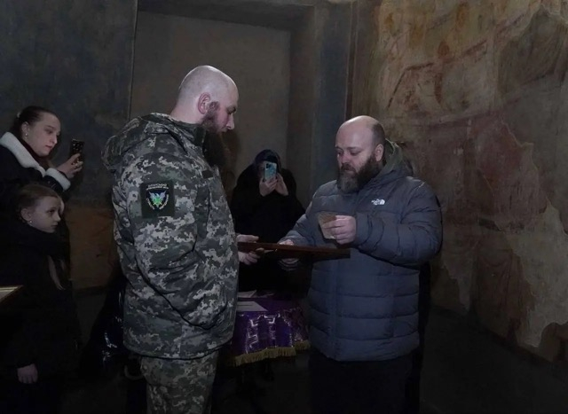 Глава ЛОВА вручил награды ветеранам и военнослужащим