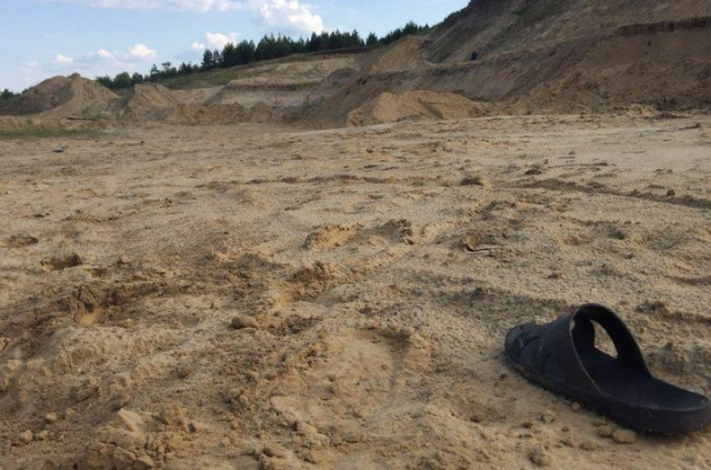 В г. Рубежное под завалами песка погиб 14-летний подросток