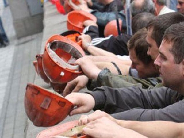 Свердловские шахтостроители снова вышли на митинг