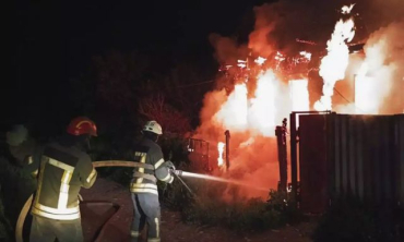 В Лисичанске снова горел дом, во время пожара погиб человек