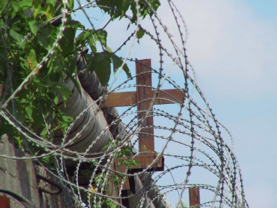 Особо опасных преступников, бежавших из СИЗО Луганска, не нашли до сих пор