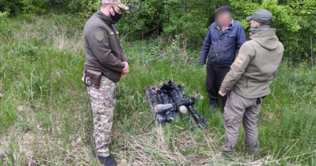 Пограничники задержали граждан, пытавшихся забрать контрабандный товар