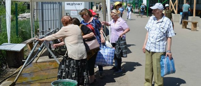 У моста в Станице Луганской умер мужчина – шел за пенсией