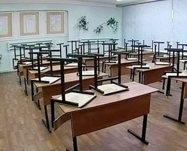 В Красном Луче закрыли школу
