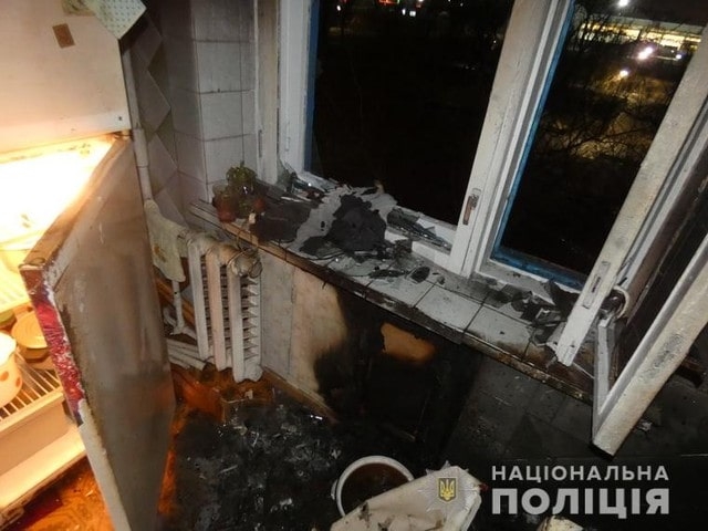 В квартире, где возник пожар, нашли тела убитых хозяев