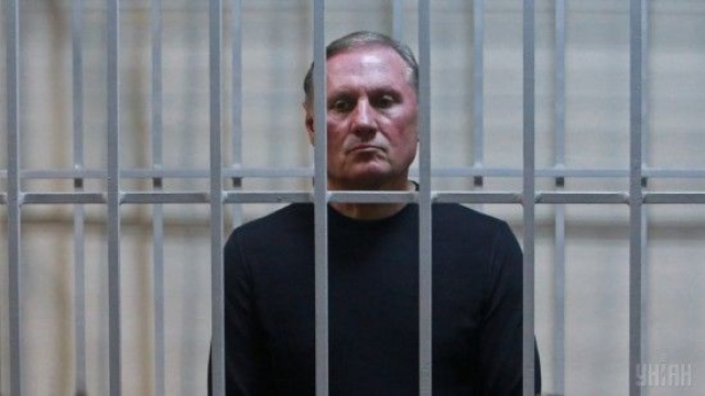 Вчера Александр Ефремов мог выйти на свободу – суд едва успел продлить его арест