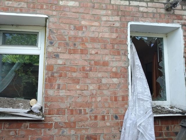 Золотое снова попало по обстрел – повреждены жилые дома