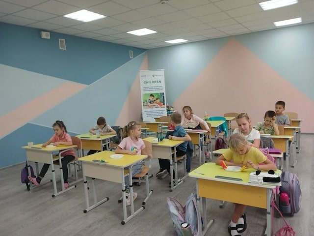 В Павлограде для луганских переселенцев провели занятия в центре «CHILDREN Education»