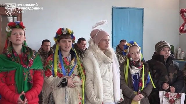 Дети воскресной школы поздравили луганских пограничников