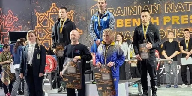 Пауэрлифтеры Луганщины завоевали четыре медали на чемпионате Украины