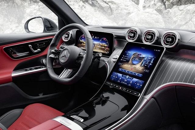 Элитному авто Mercedes — лучшую штатную магнитолу