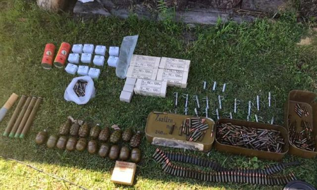 У жителя Счастьинского района обнаружили тайник с оружием