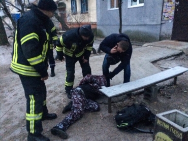 Праздничные приключения квартирного вора закончились прыжком с 3-го этажа