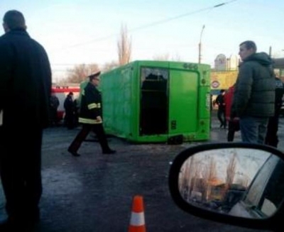 В Луганске перевернулась маршрутка