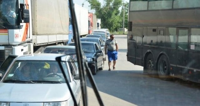 На Луганщине ограничивают движение большегрузов