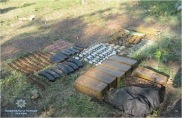 Под Раздольным местный житель нашел сумку с боеприпасами
