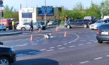 В Луганске бензовоз врезался в автомобиль и протаранил стену магазина