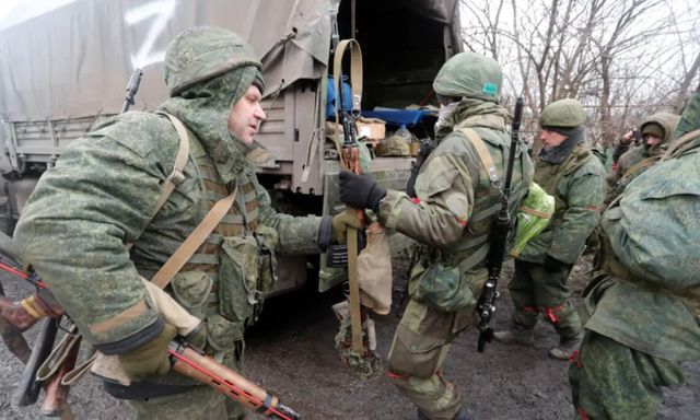 Свыше ста жителей РФ силой отправили на войну в Луганскую область