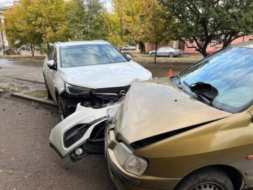 «Пьяное» ДТП в Луганске - повреждены 6 автомобилей