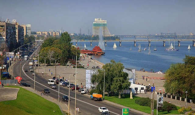 В Днепре в 2026 году общественный транспорт работает по обновлённым схемам движения