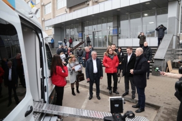 Два мобильных ЦНАПа появились в Луганской области