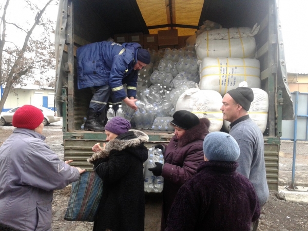 ЛОГА ежедневно формирует гуманитарные грузы в прифронтовые села