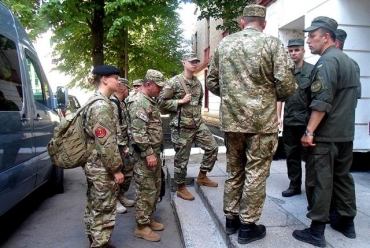 На Луганщине инспекторы НАТО встретились с украинскими гвардейцами