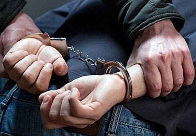Полицейские по горячим следам задержали грабителя