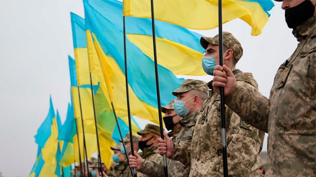 В Северодонецке в честь 30-летия ВСУ прошел военный парад