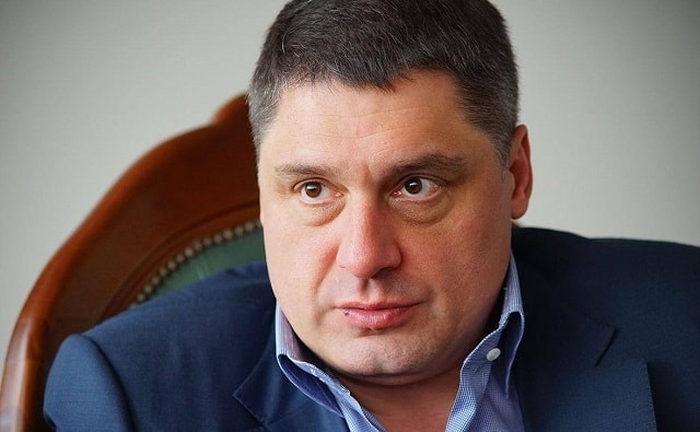 Микаил Шишханов продолжил поддерживать Бинбанк после передачи полномочий УК ФКБС