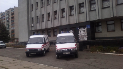 Мэр Киева передал Попасной два автомобиля скорой помощи