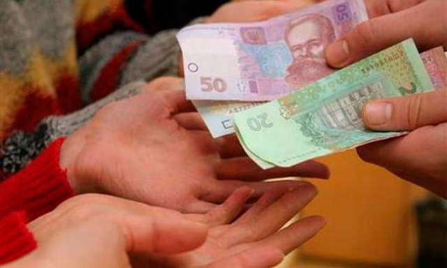 Пенсий и компенсаций для переселенцев на следующий год запланировали меньше