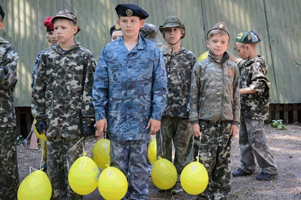 В Кременском районе открылся военно-патриотический лагерь