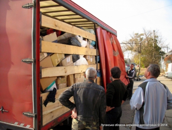 В Станицу Луганскую привезли 6 тонн гуманитарки