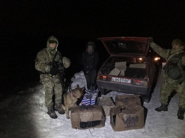 Украинские пограничники задержали партию контрабандного товара