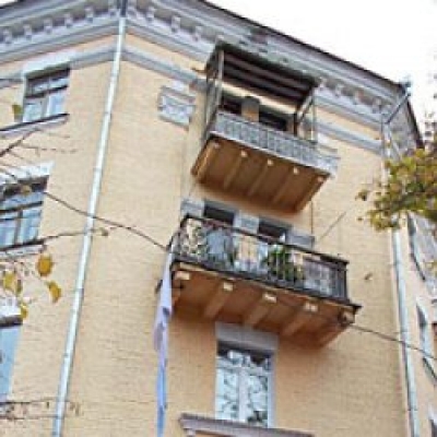 Слезла с балкона к милому