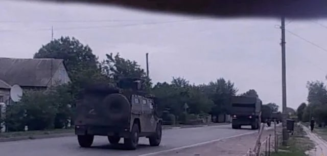 Оккупанты на Луганщине массово перебрасывают военную технику