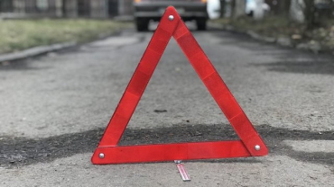 В оккупированном Зорянске военный грузовик влетел в легковую машину