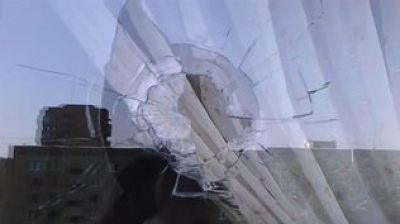 В Луганске в дома попадают неразорвавшиеся снаряды