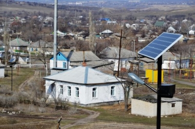 В поселке на Луганщине установили уникальные уличные фонари
