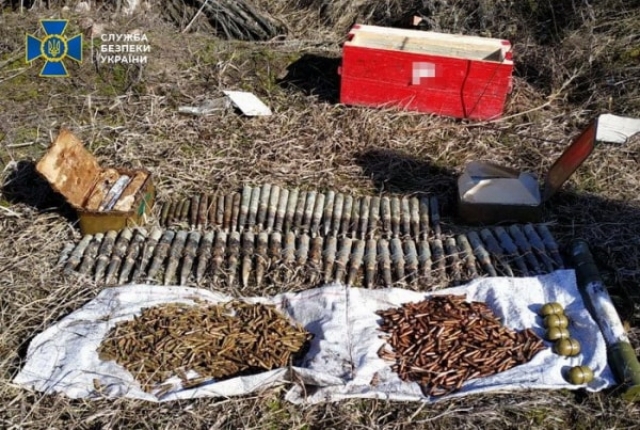 Возле Трехизбенки обнаружен склад боеприпасов