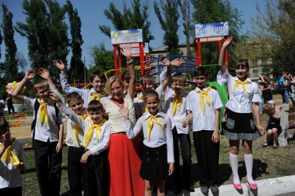 Повезло детворе