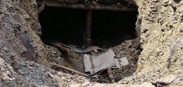 В старой шахте Брянки оказались под завалом искатели металлолома