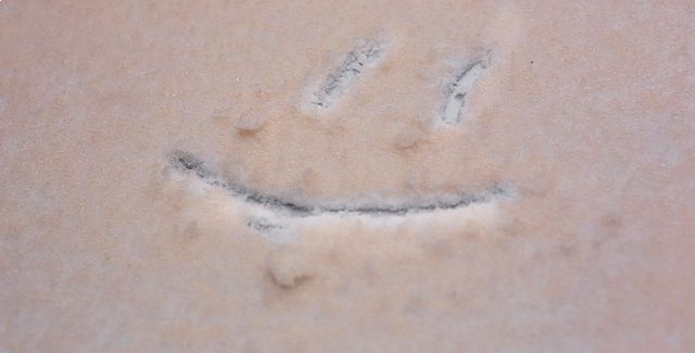 Разноцветным снегом ОРДЛО одарила соседняя страна?