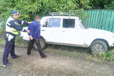 Угонщиков автомобилей задержали на Луганщине