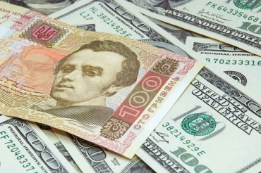 Причины, по которым следует менять доллар на гривну в официальных обменниках