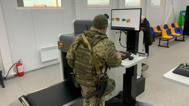 На КПВВ «Станица Луганская» появились рентгено-телевизионные системы