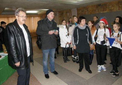 В Рубежном по инициативе детей прошла благотворительная ярмарка