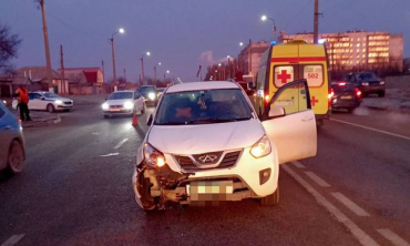 В Луганске водитель автомобиля «CHERY TIGGO» сбил двух работников дорожной службы